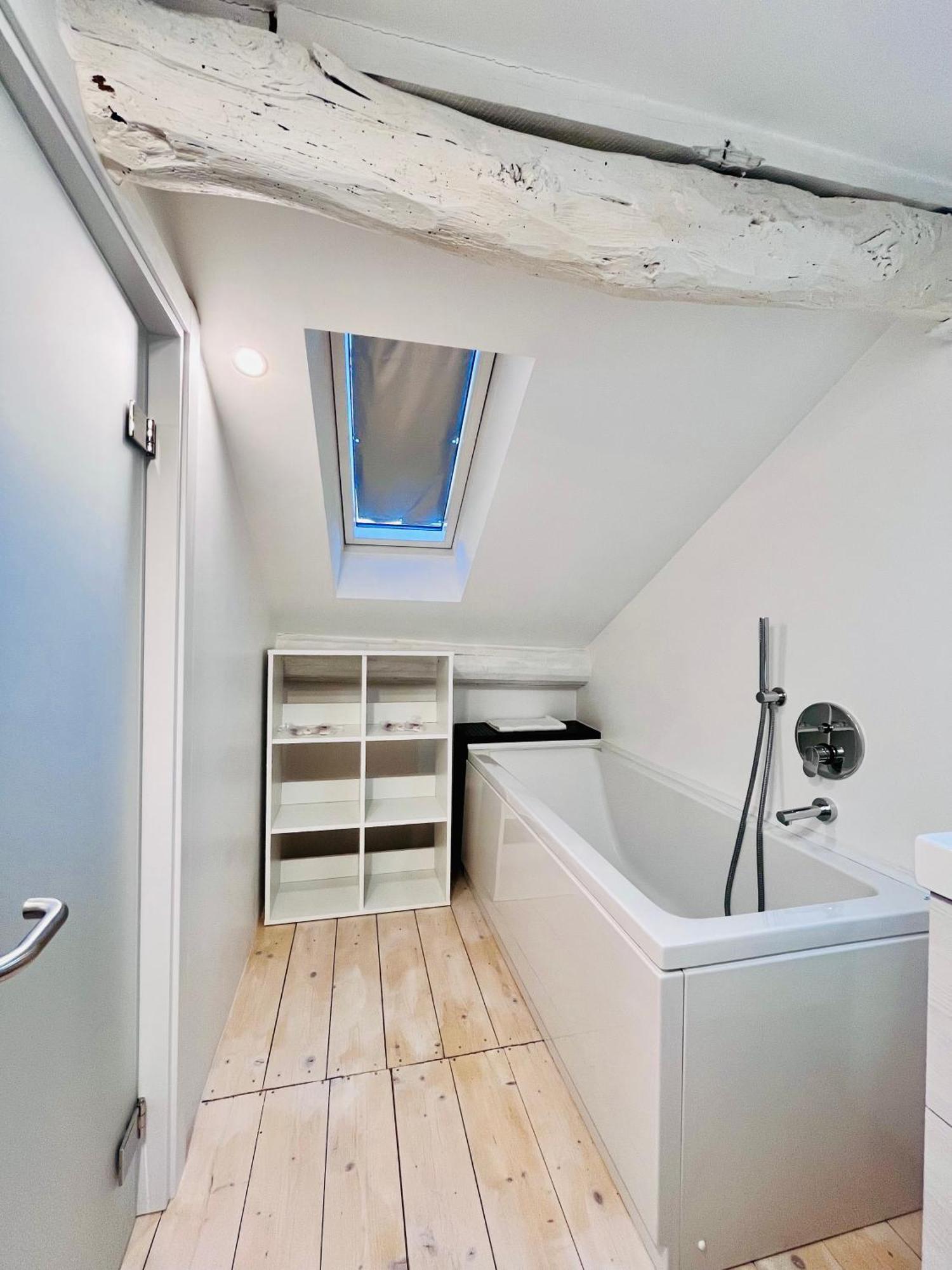Riverside Loft Navigli - Spacious Two-Bedroom Apartment ミラノ エクステリア 写真