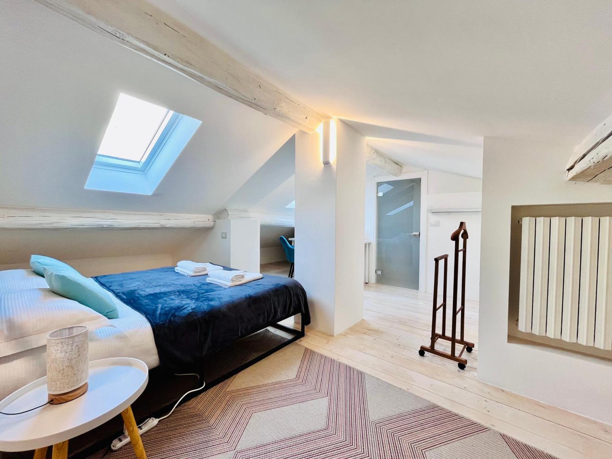 Riverside Loft Navigli - Spacious Two-Bedroom Apartment ミラノ エクステリア 写真