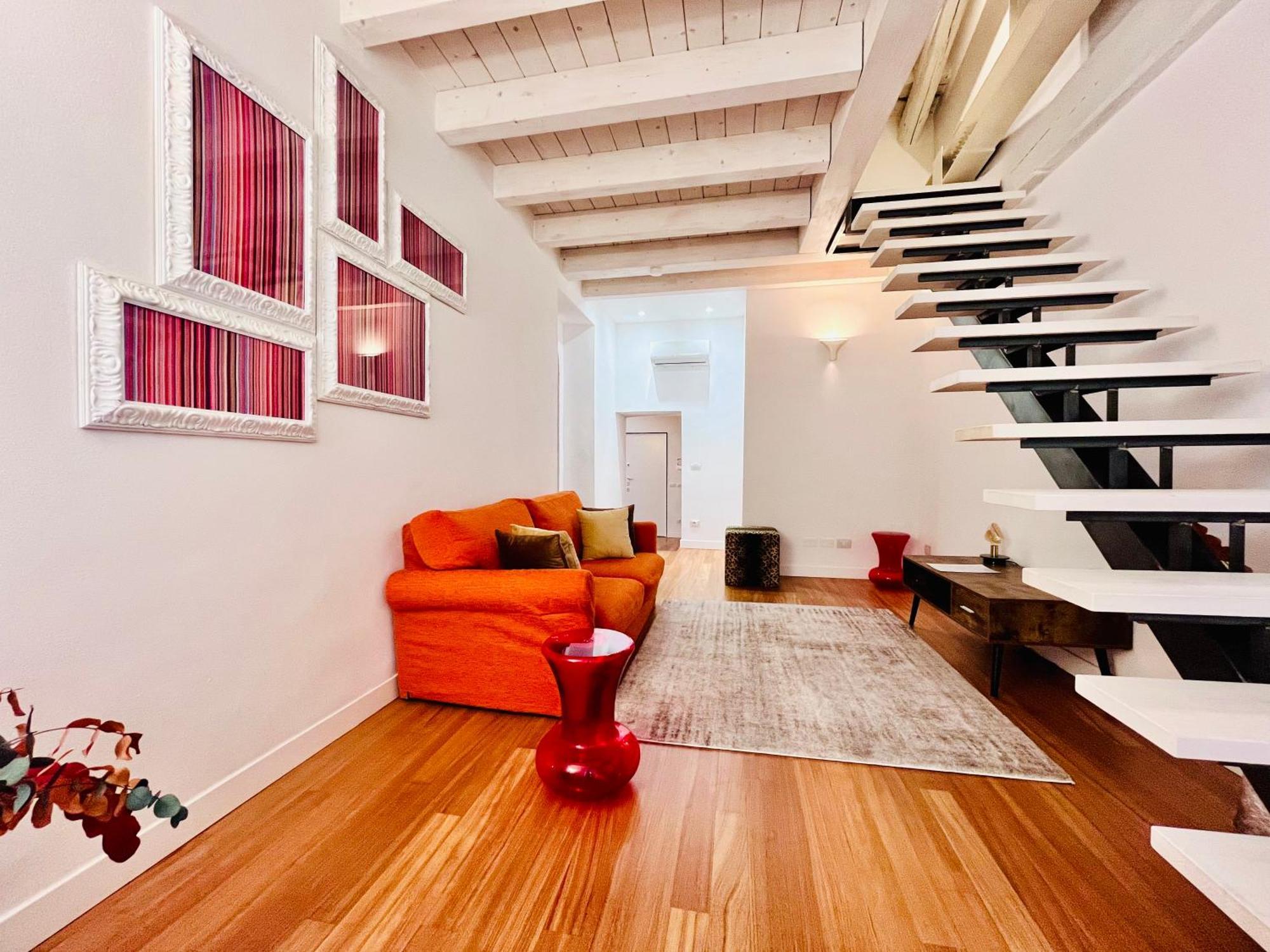 Riverside Loft Navigli - Spacious Two-Bedroom Apartment ミラノ エクステリア 写真
