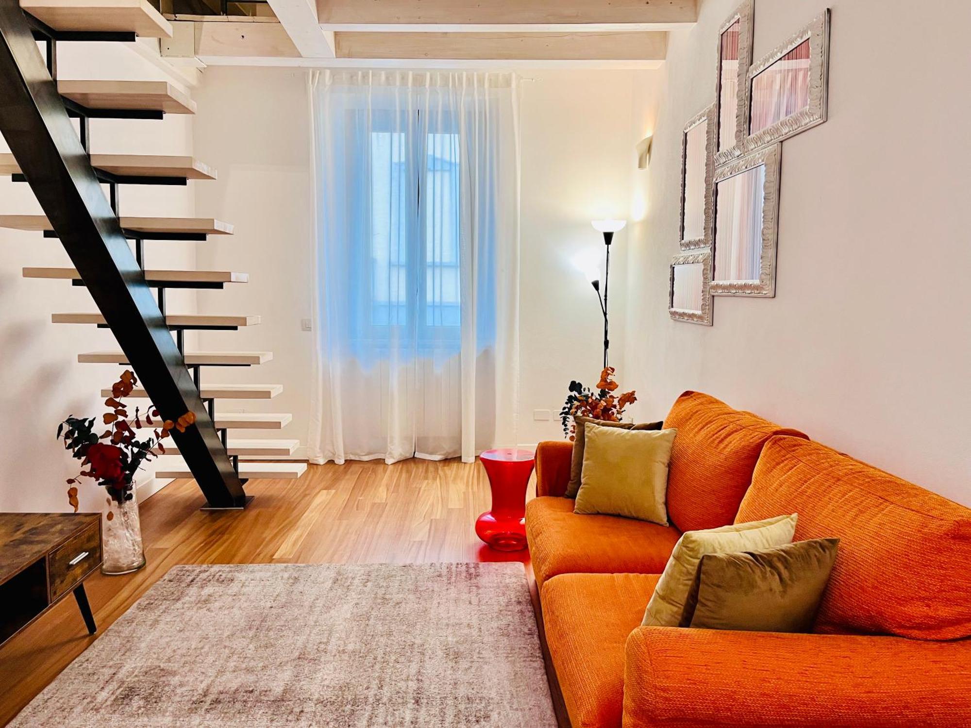 Riverside Loft Navigli - Spacious Two-Bedroom Apartment ミラノ エクステリア 写真