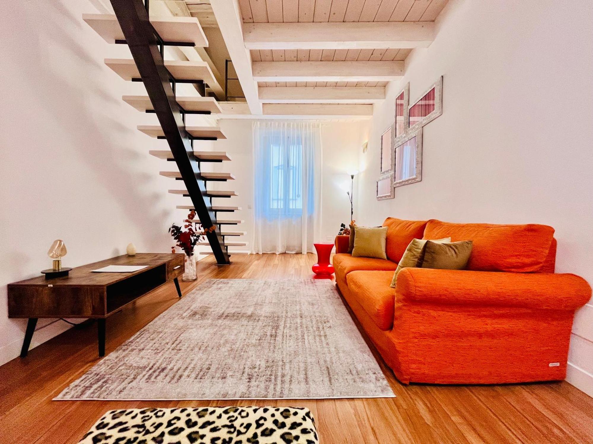 Riverside Loft Navigli - Spacious Two-Bedroom Apartment ミラノ エクステリア 写真