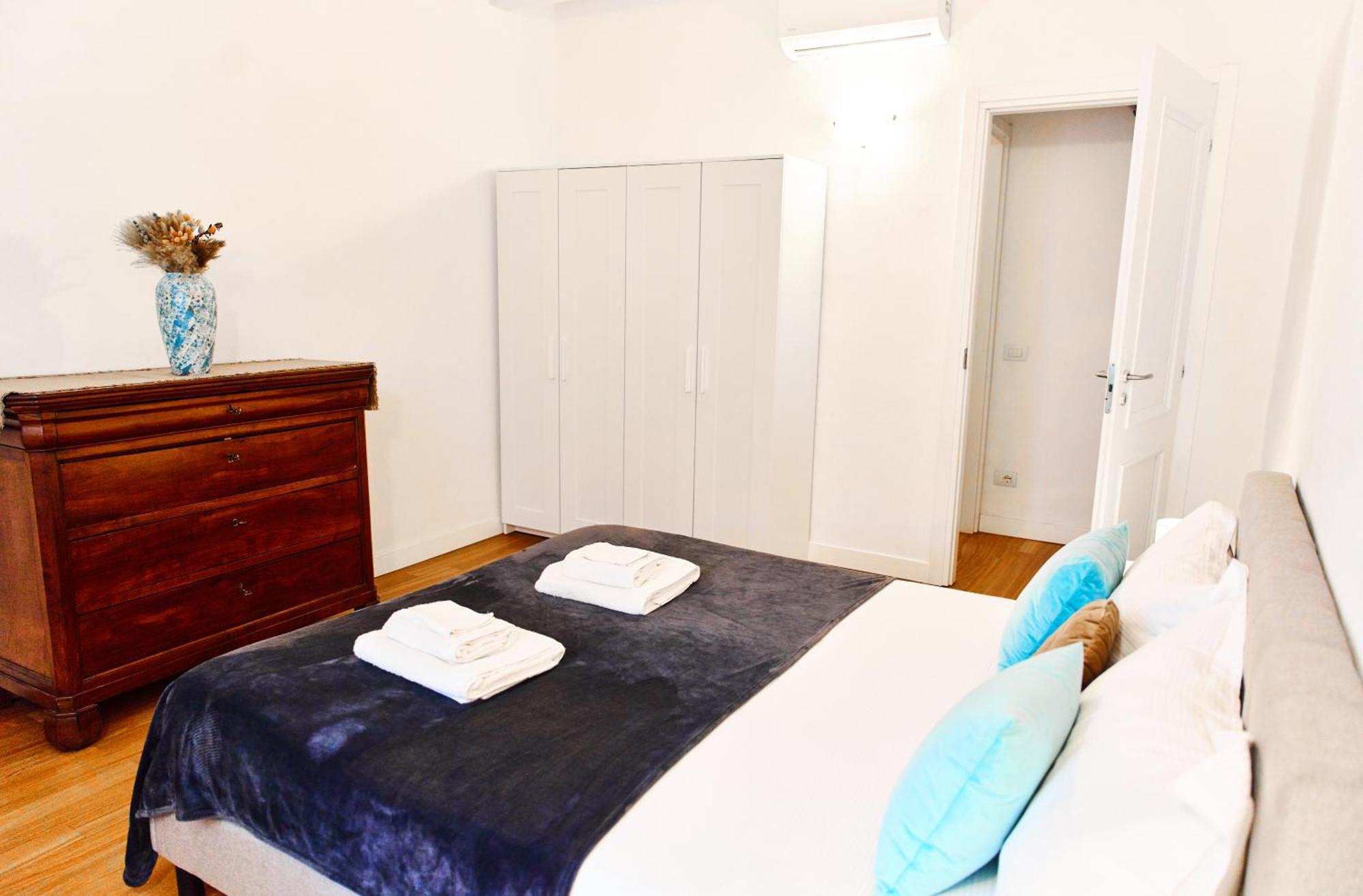 Riverside Loft Navigli - Spacious Two-Bedroom Apartment ミラノ エクステリア 写真