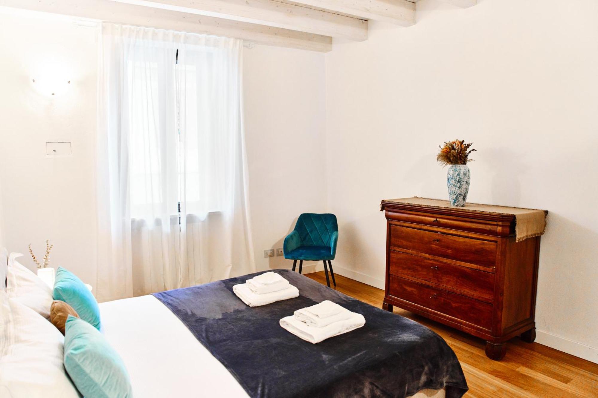 Riverside Loft Navigli - Spacious Two-Bedroom Apartment ミラノ エクステリア 写真