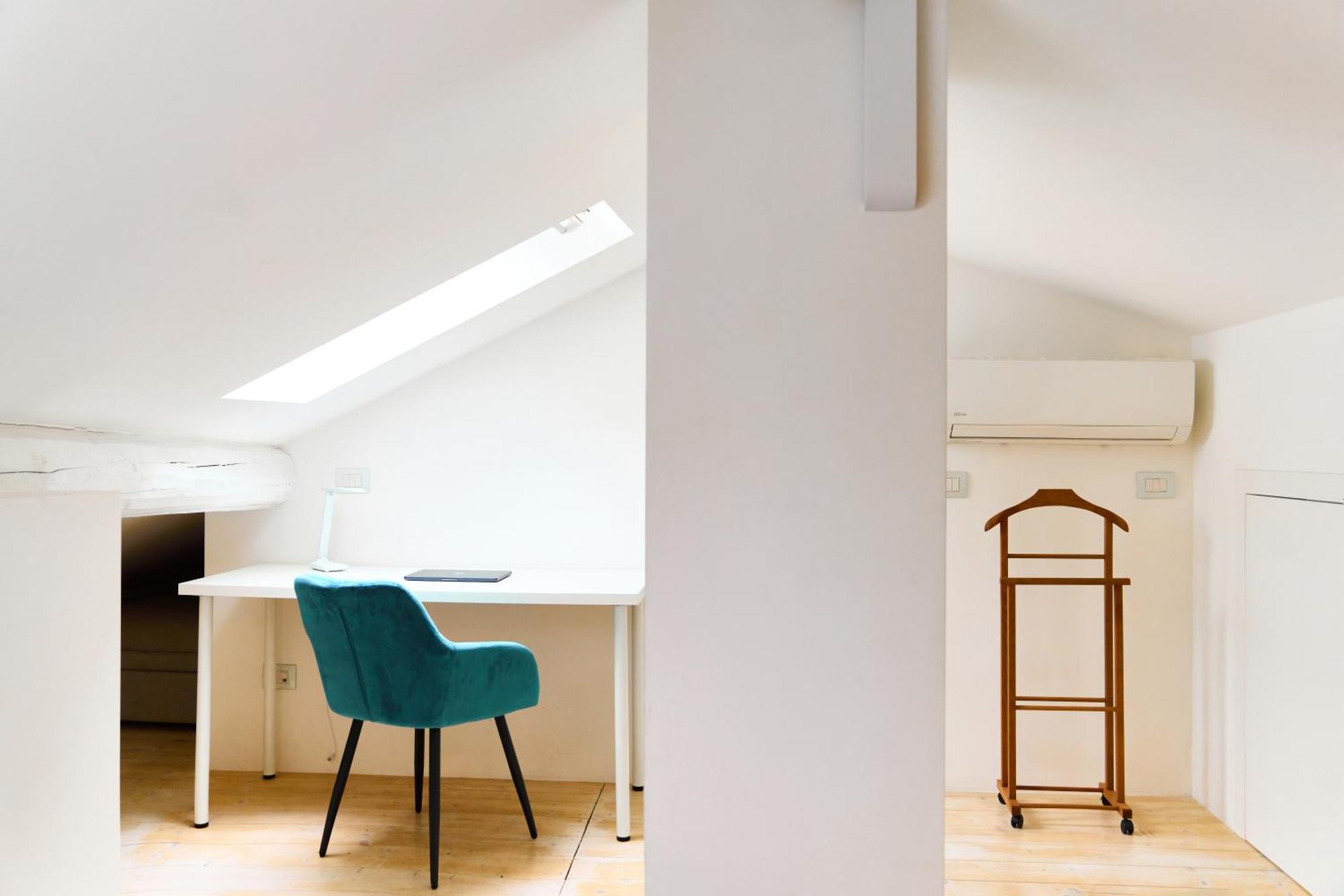 Riverside Loft Navigli - Spacious Two-Bedroom Apartment ミラノ エクステリア 写真