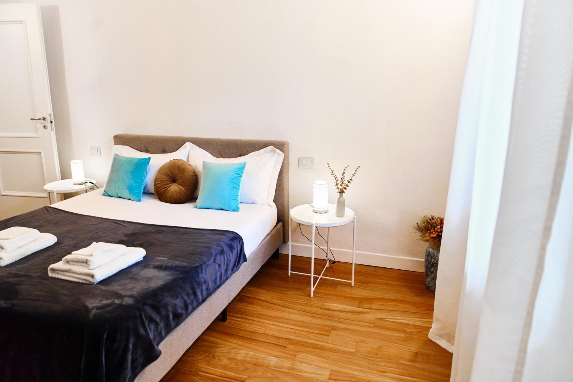 Riverside Loft Navigli - Spacious Two-Bedroom Apartment ミラノ エクステリア 写真