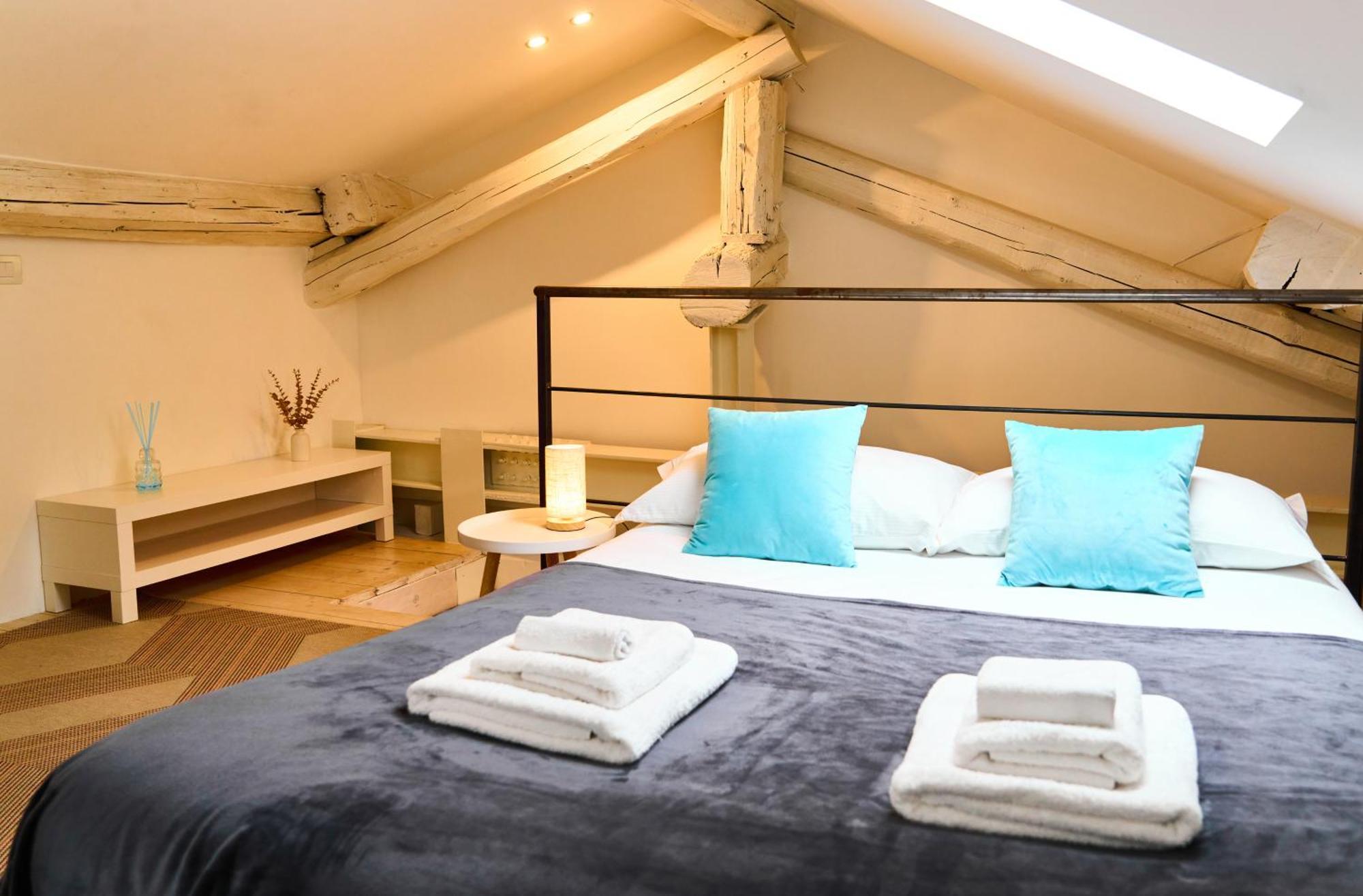 Riverside Loft Navigli - Spacious Two-Bedroom Apartment ミラノ エクステリア 写真