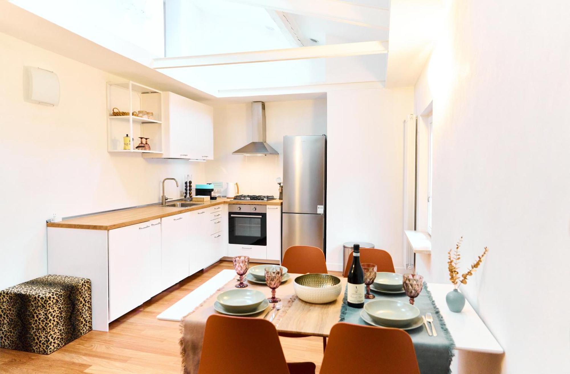 Riverside Loft Navigli - Spacious Two-Bedroom Apartment ミラノ エクステリア 写真