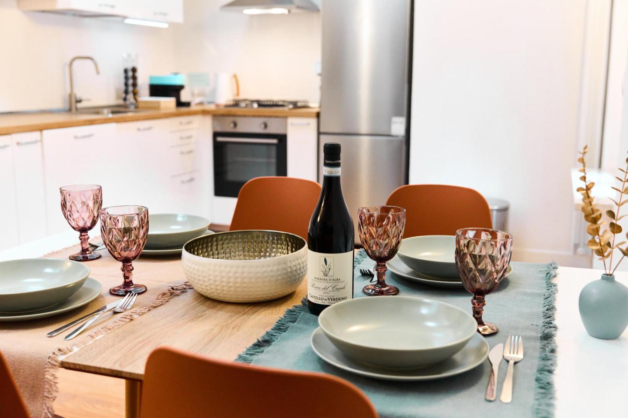 Riverside Loft Navigli - Spacious Two-Bedroom Apartment ミラノ エクステリア 写真